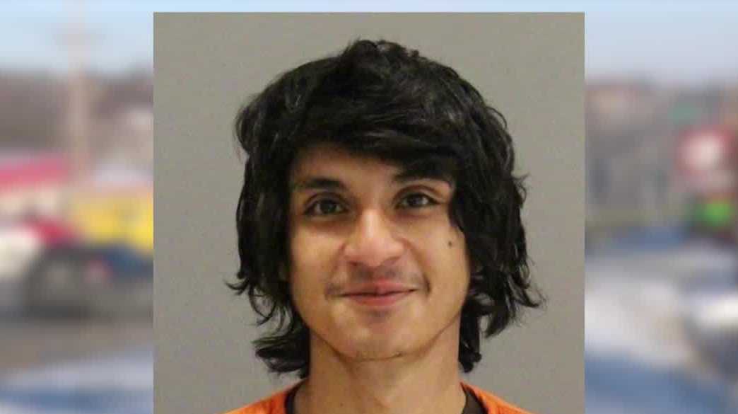 Suspect who opened fire on officers had prior felonies in Omaha