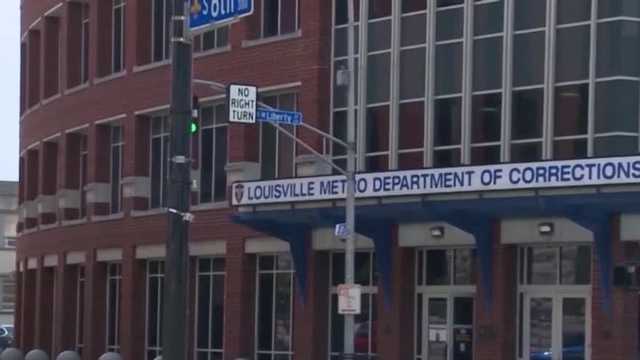 Louisville corrections officers train on crisis intervention - Vimarsana News