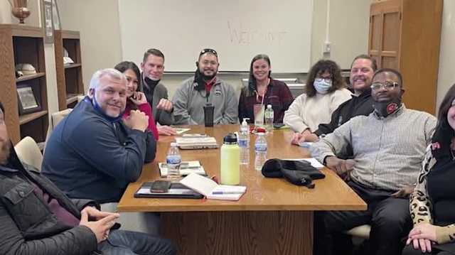 Des Moines dads band together to end school violence - Vimarsana News