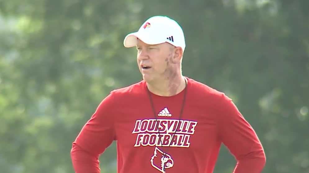 UofL head coach Jeff Brohm gives weekly update ahead of Notre Dame game