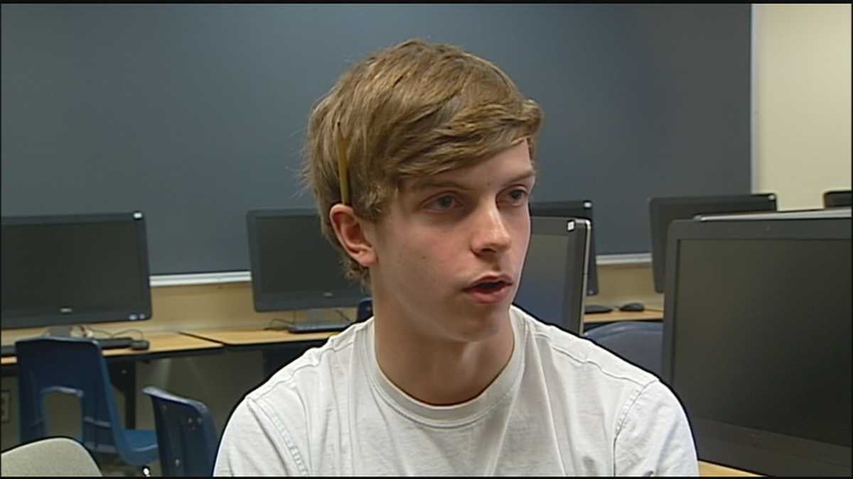 Andrew Rohleder wins scholar-athlete honors