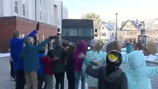 Wake Up Call: 3rd graders surprise UPS driver in Somerville - Vimarsana News