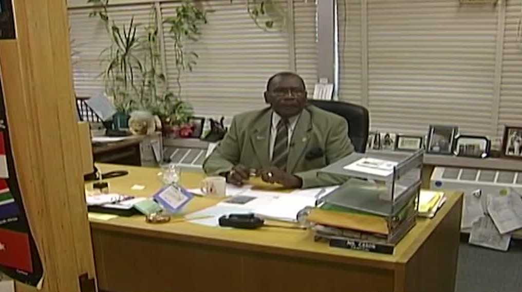 Longtime Des Moines Public Schools leader dies