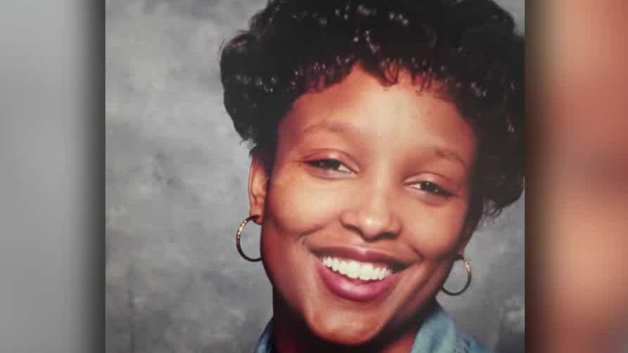 Family urging suspect to surrender after Louisville mother stabbed to death in her home