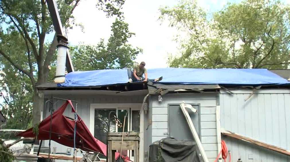 Jeffersontown family thankful to be alive after tree crashes through home - Vimarsana News