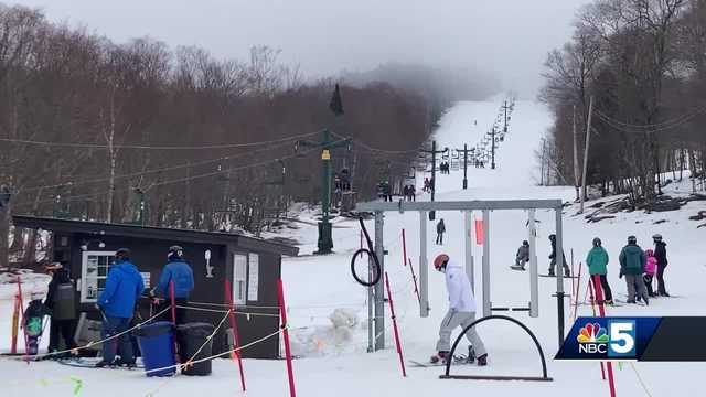 Many head to the ski slopes on Christmas Day - Vimarsana News