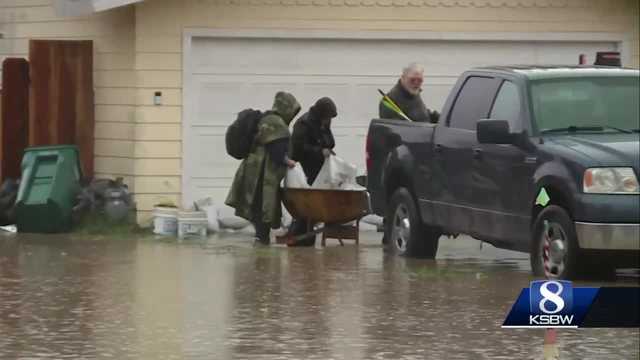 Salinas neighborhood floods as atmospheric river hits the Central Coast - Vimarsana News
