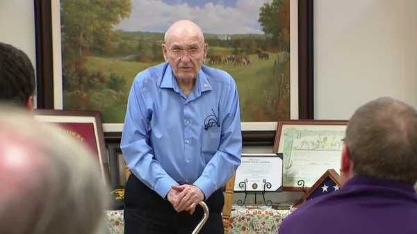 99-year-old veteran kept missions a secret for 75 years
