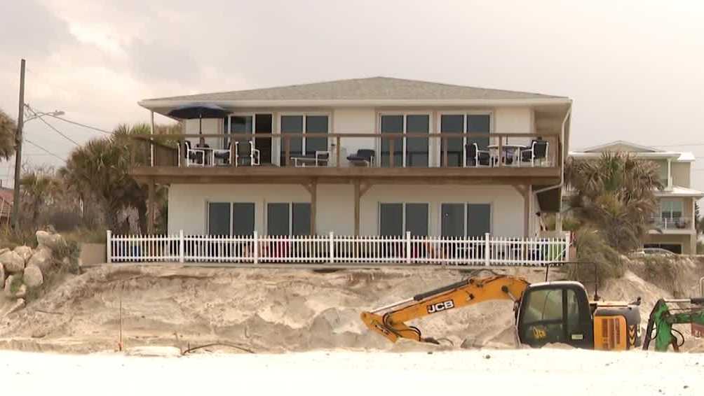 Neighbors self-fund natural seawall construction in New Smyrna Beach