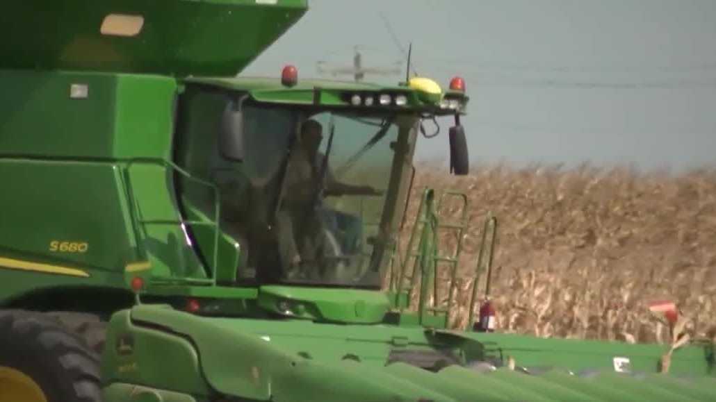 'We're in the middle of a farm crisis': Federal government shutdown adds to Nebraska farmers' harvest pains