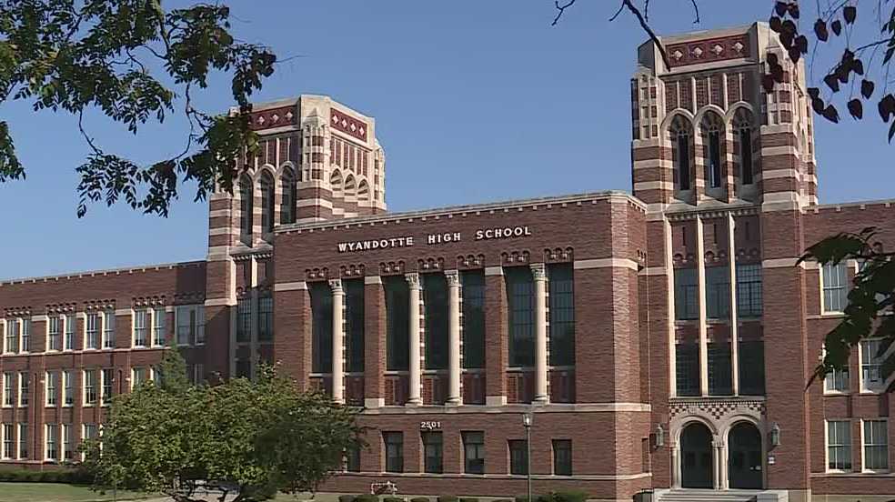 Witness describes shooting at Wyandotte High School football game