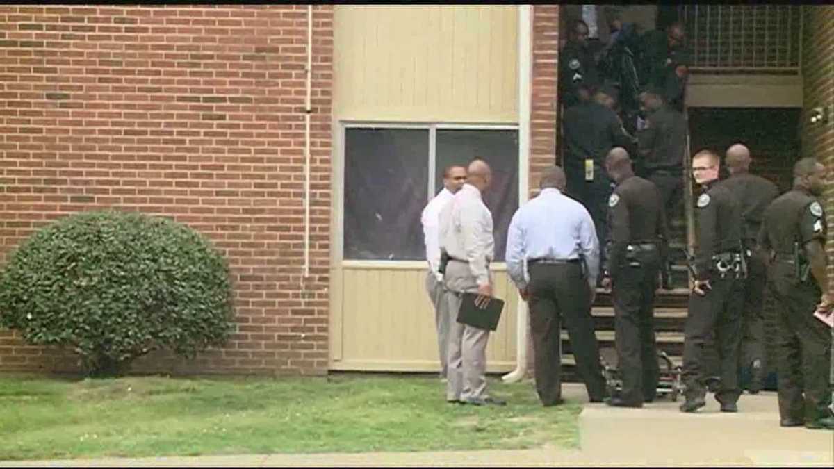 1 dead in apartment shooting