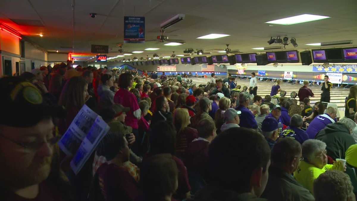 Fans pack into State Bowling Tournament
