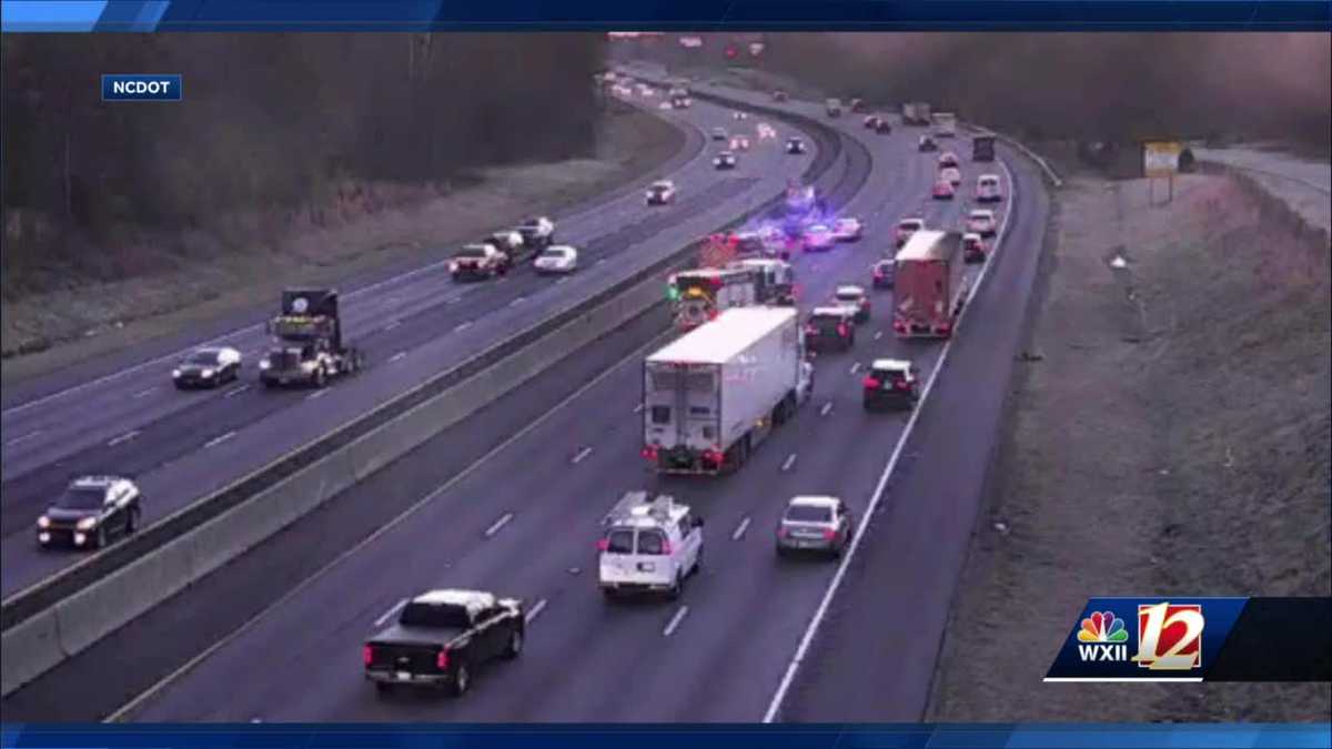 Crash closes 2 lanes on I-85 in Guilford County