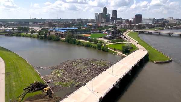 drone video: large log jam in raccoon river in des moines