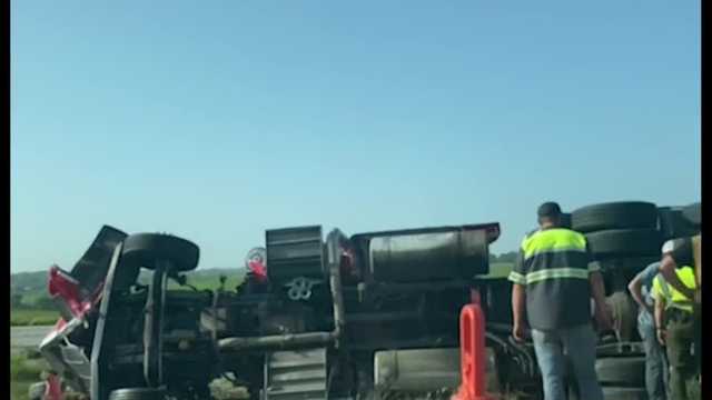 Tractor-trailer crash backs up traffic on Interstate 80 - Vimarsana News