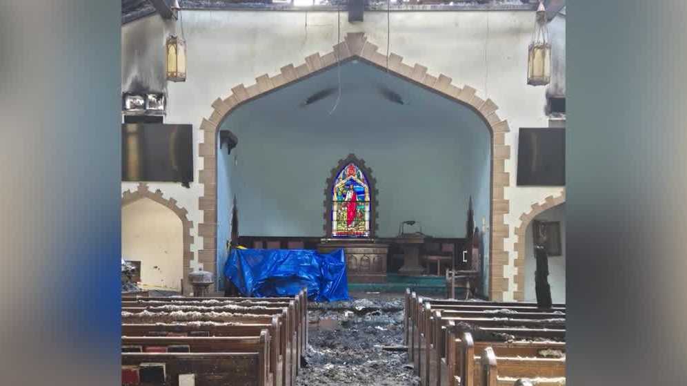 Indiana Township church holds service after fire destroys building