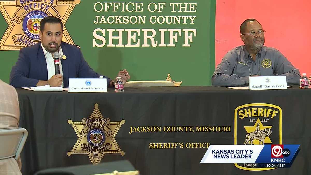 Community meeting focuses on masked law enforcement, ICE enforcement in Jackson County