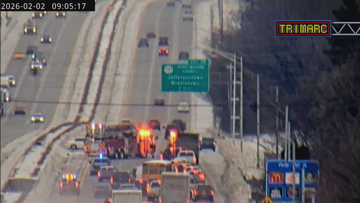 Traffic alert: Lanes blocked I-64 West near Blankenbaker