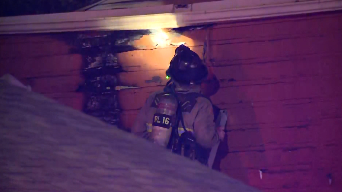 OKC crews rush to put out overnight fire at apartment complex