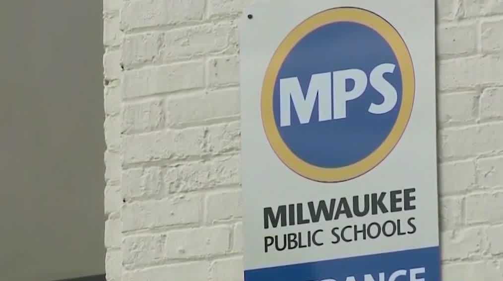 Milwaukee school board approves $1.5 billion budget