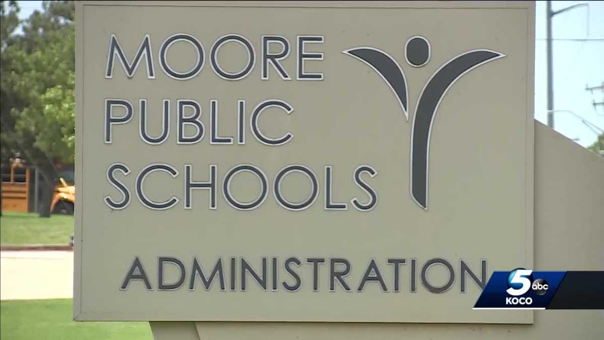 Moore instructor allegedly sends specific messages to college students