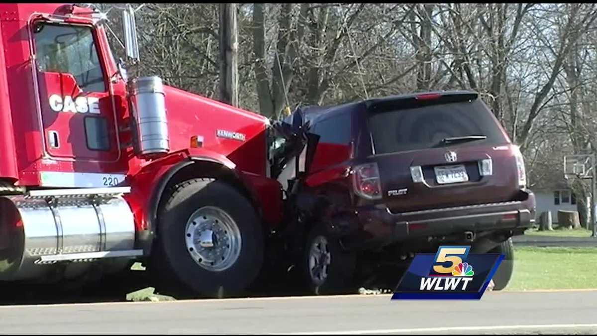 Teen killed, mother critcally injured in Clearcreek Twp. crash