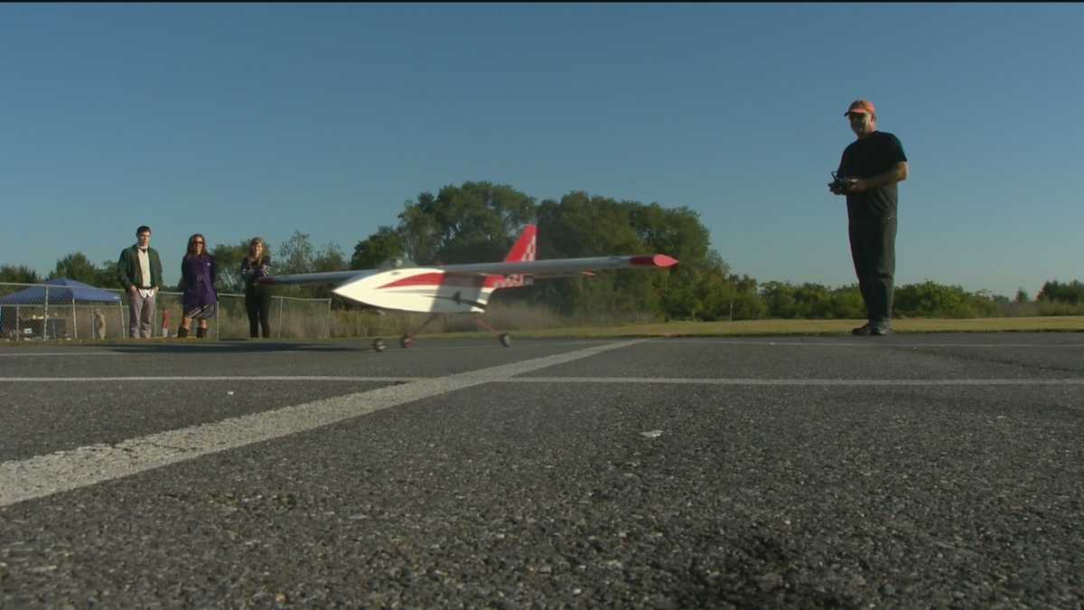 Remote control plane modelers to host air show
