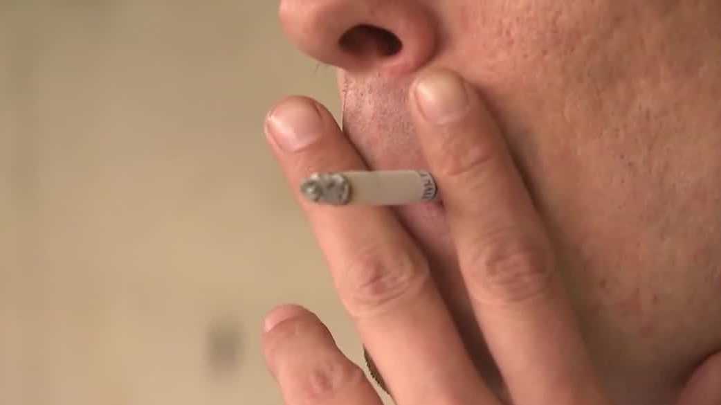 Proposed smoking ban in Florida could extend to sidewalks and parks