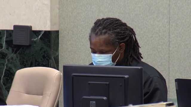 ﻿After lengthy jury selection process, jurors, judge listen to testimony in Markeith Loyd's second murder trial - Vimarsana News