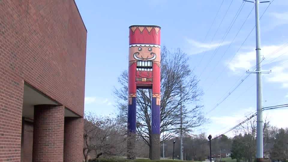 Voting for name of 40foot nutcracker on Shelbyville Road down to 5