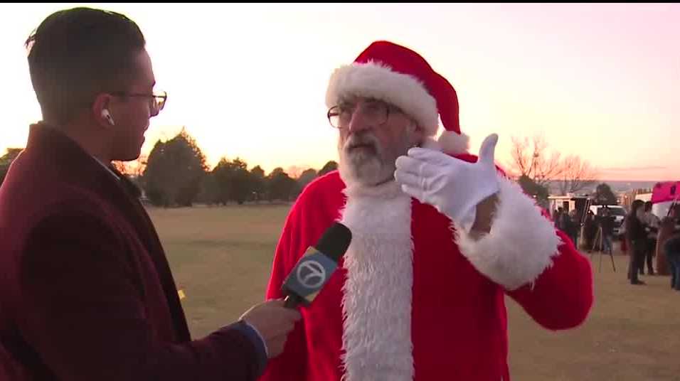 Santa sighting at Arroyo del Oso balloon glow