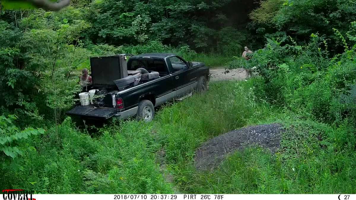 Sheriff looking for people seen dumping trash in wildlife preserve