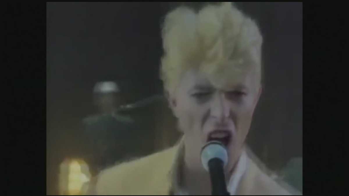 '2 Guys Named Chris' host remembers David Bowie