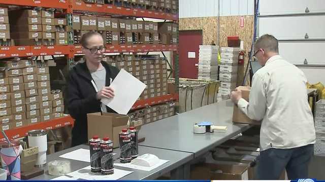 Local business says delays at Oak Creek USPS facility is impacting business days before Christmas - Vimarsana News