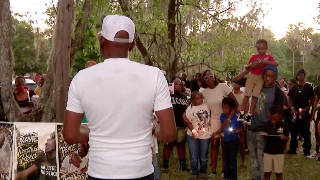 Vigil held for Timotheus Reed, man shot by Lake County deputy