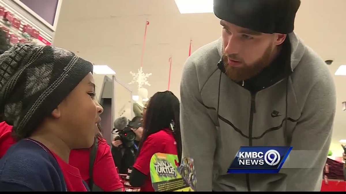 Santa Kelce: Chiefs' Travis Kelce shops with YMCA kids at JCPenney holiday  event