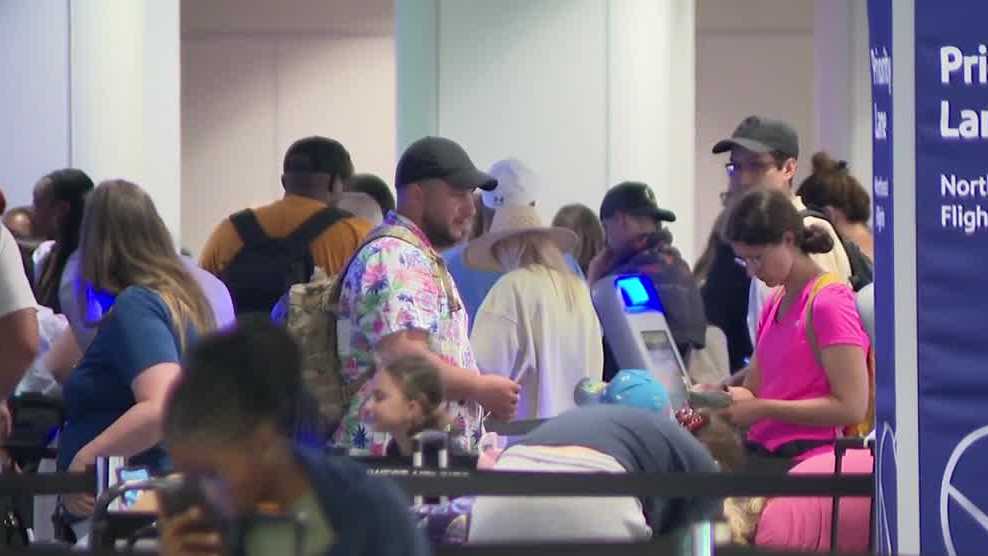Weather delays hundreds of flights at Orlando International as holiday travel week begins
