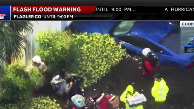 Hurricane Ian: Orange County residents evacuate flooded buildings - Vimarsana News