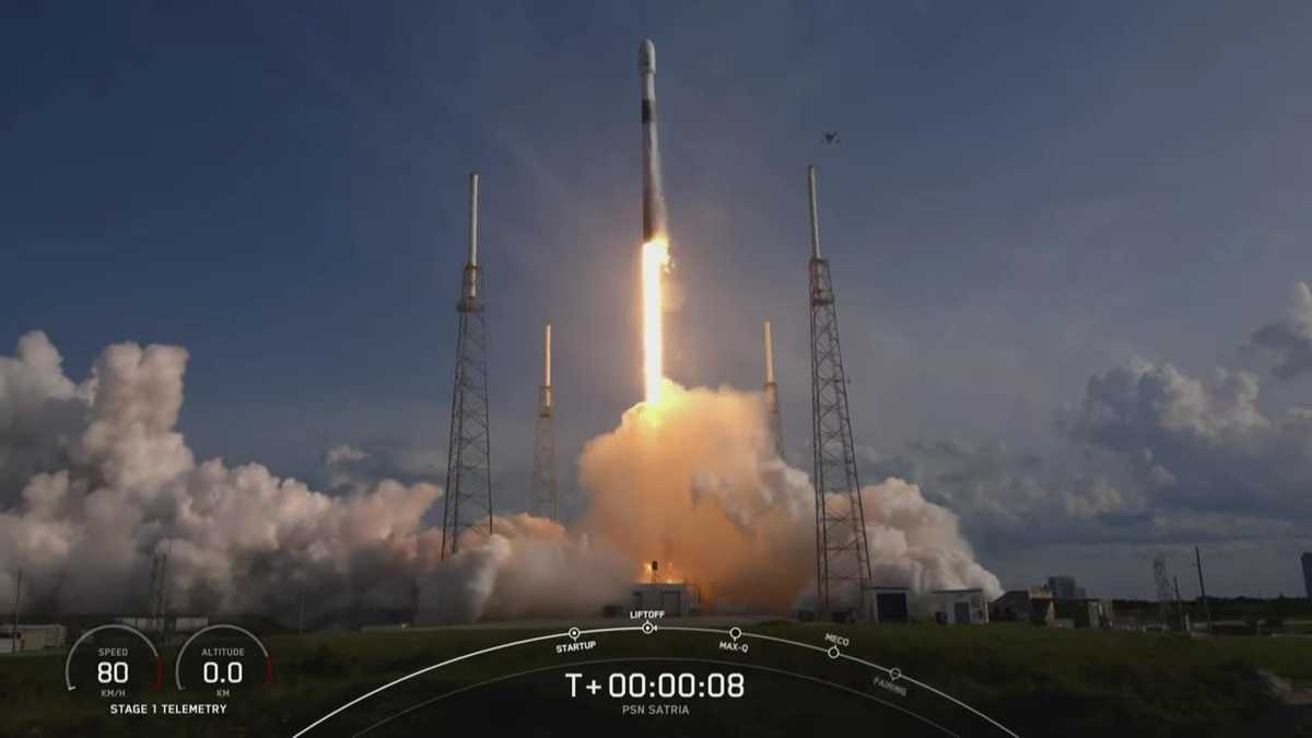 SpaceX heeft zondagavond met succes een Falcon 9-raket gelanceerd