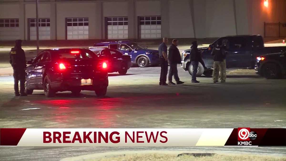 Police standoff endsFriday night in south Kansas City, Missouri