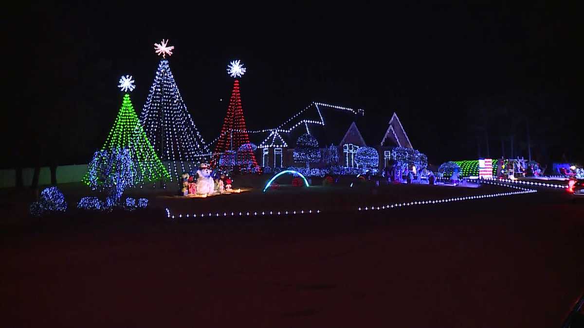 Van Buren Family's Christmas lights attract thousands