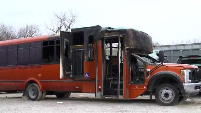 Heroes rescue passengers from burning bus - Vimarsana News