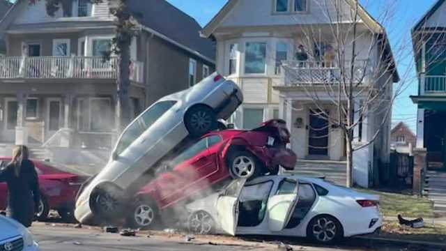 Fiery crash near UW-Milwaukee destroys 3 cars - Vimarsana News