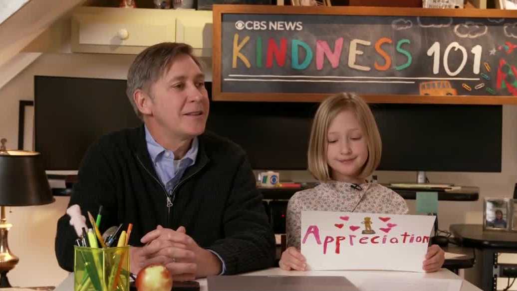 Steve Hartman receives Pillar of Character Award in Des Moines