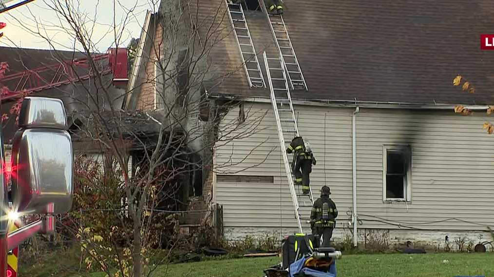 Two people safely escape Milwaukee house fire