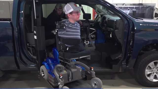 Iowa teen born without arms or legs gets custom truck - Vimarsana News