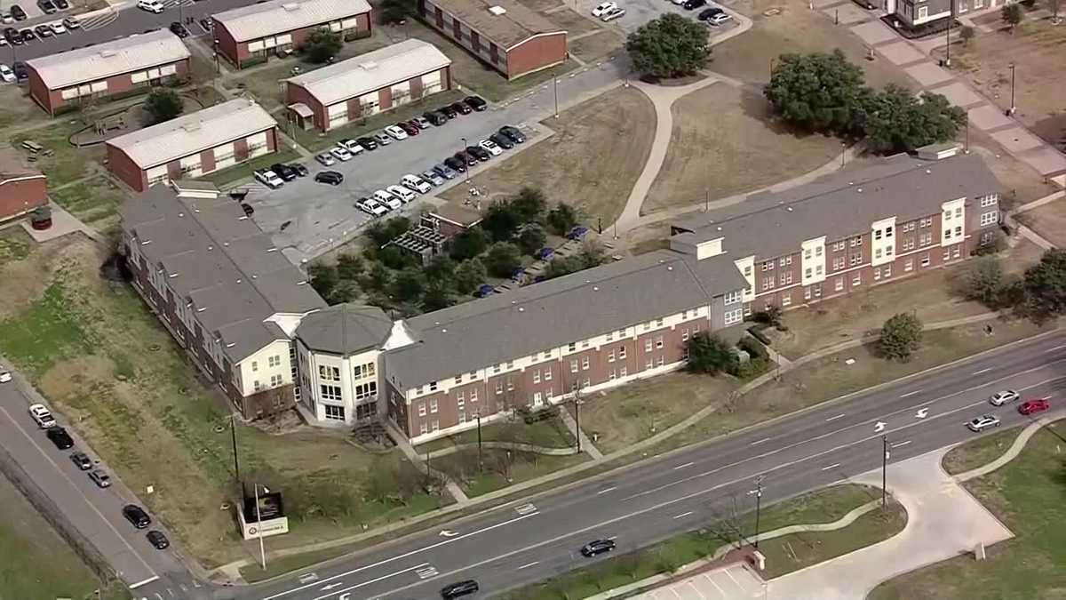 2 dead, 1 injured in shooting at Texas university residence hall