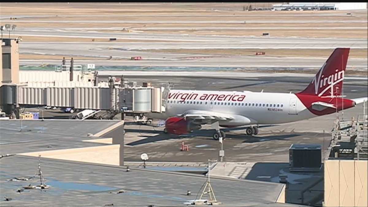 Passenger details emergency landing at Eppley Airfield