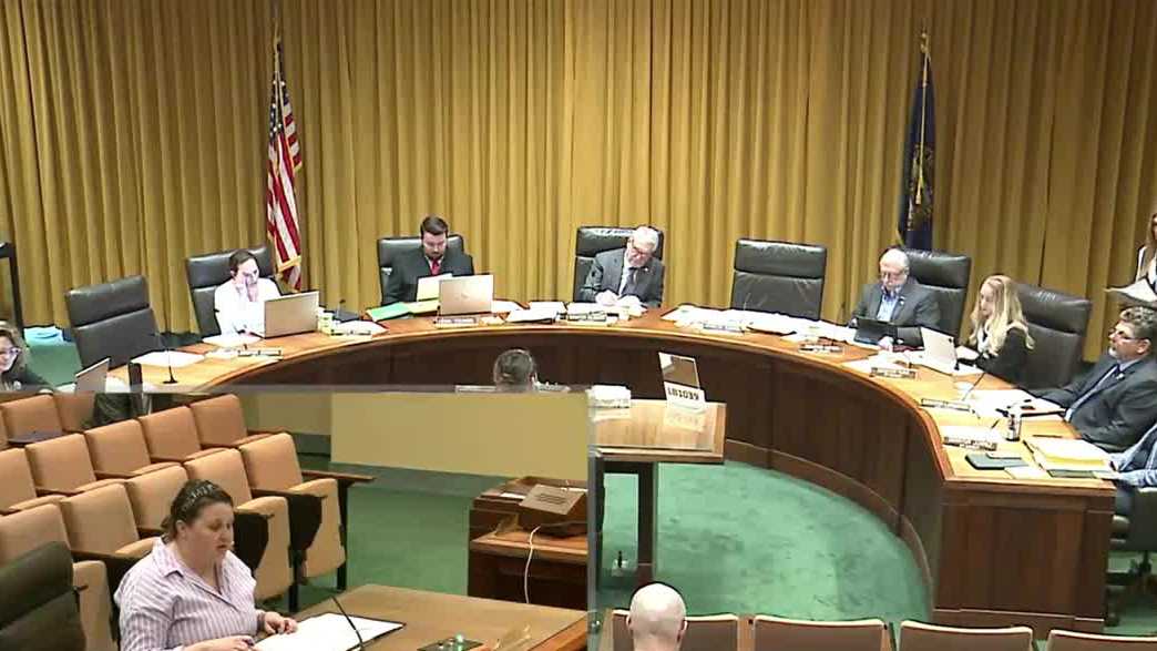 Nebraska bill would raise teacher salary base to 50k